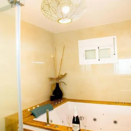 公寓 Beautiful Spacious Two Bed Facing The Ocean! 马尔韦利亚