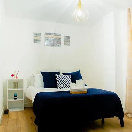 Apartment Beautiful Spacious Two Bed Facing The Ocean!
